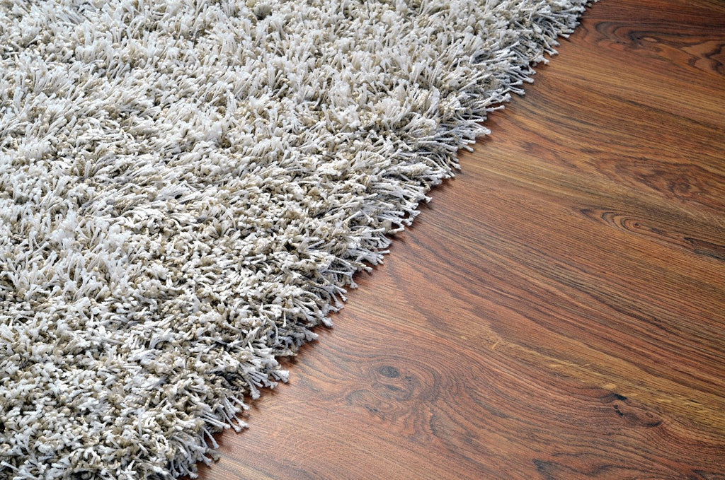 Vinyl plank flooring vs carpet: the eternal confrontation