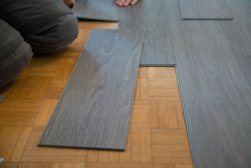 Vinyl plank flooring vs laminate: pros and cons