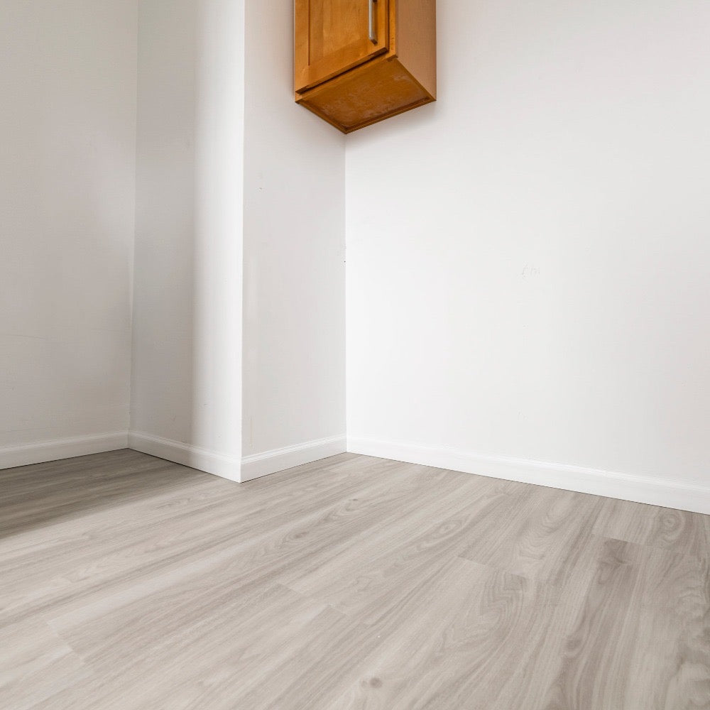 Nroro - Noble Light Oak - Waikiki Collection - Vinyl Plank Flooring