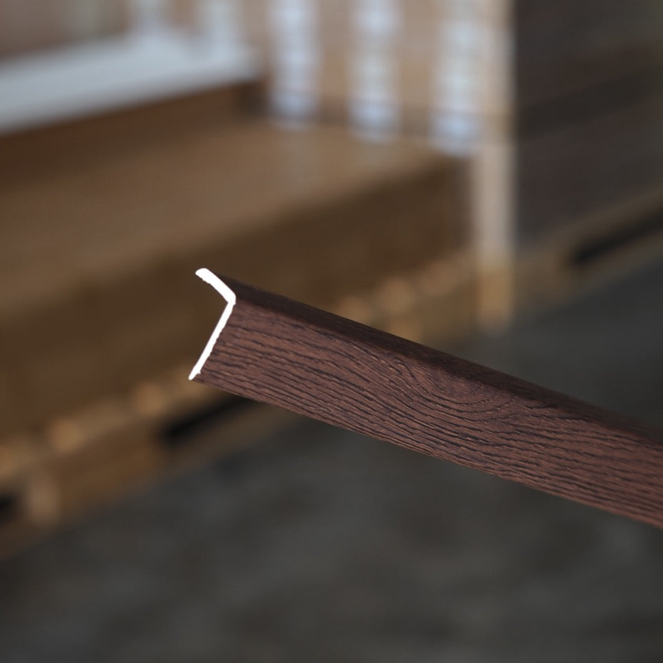 Nroro Molding - Chocolate Walnut 34A - Outside Corner (aka Positive) - Transition